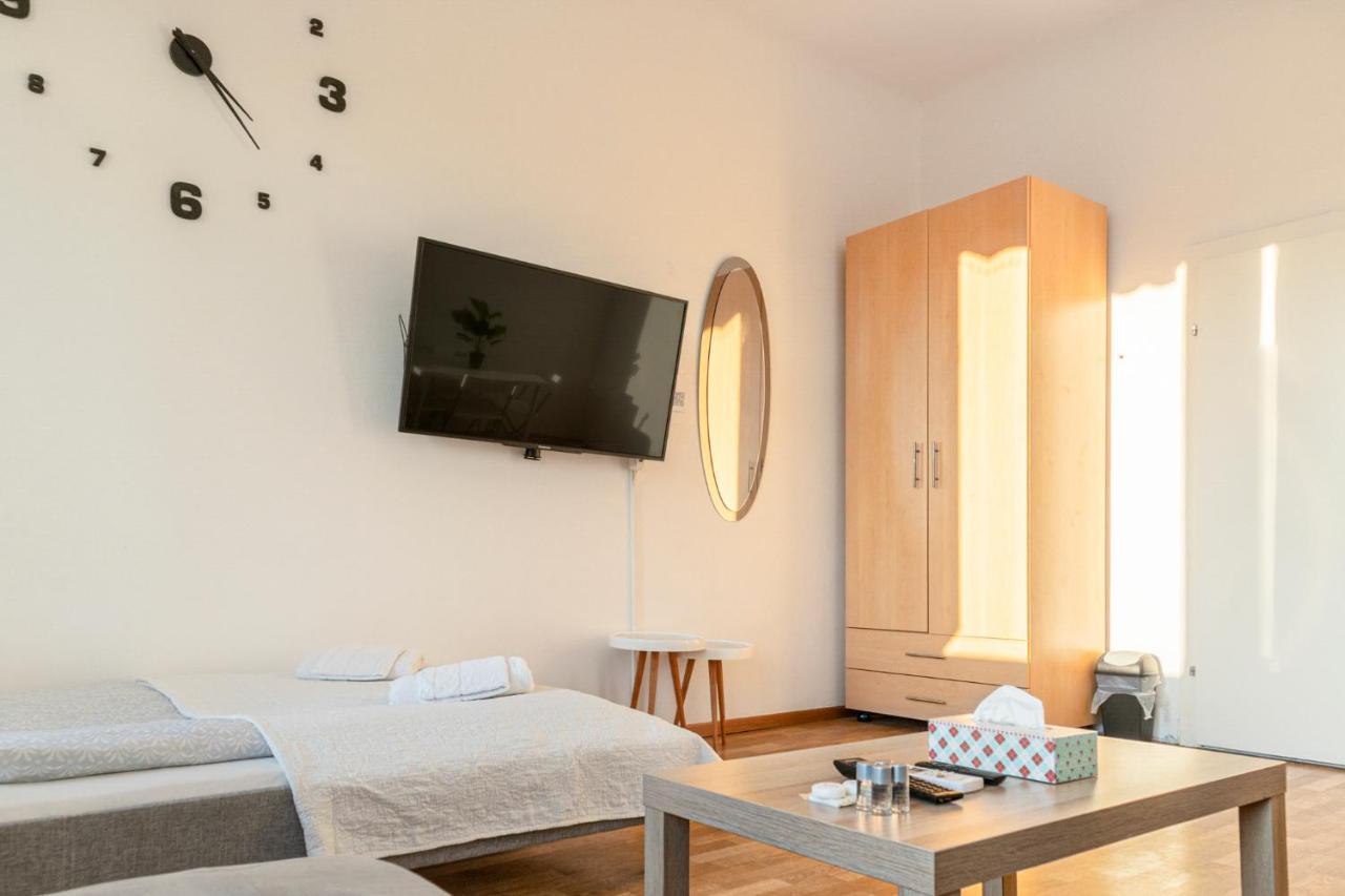 Joyful 2Br Apt. @ Millenium Tower And The Danube Vienne Extérieur photo