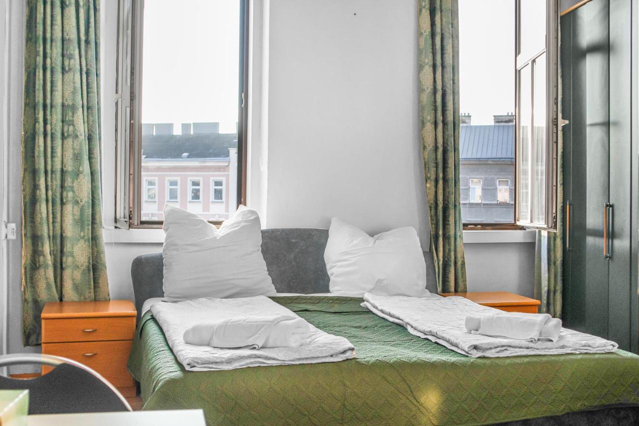 Joyful 2Br Apt. @ Millenium Tower And The Danube Vienne Extérieur photo